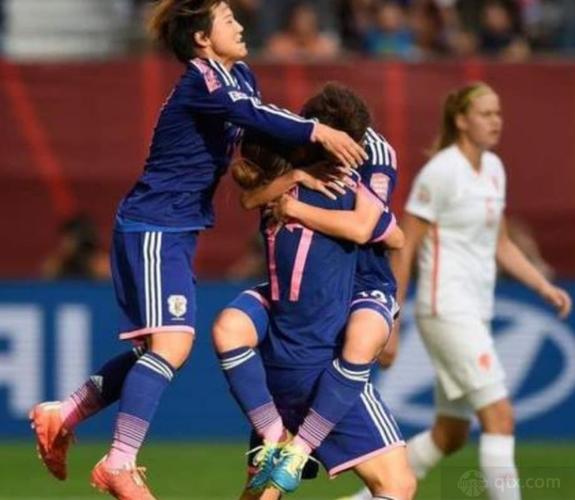 日本女足脱裤子视频，女足vs日本第一个球谁进的